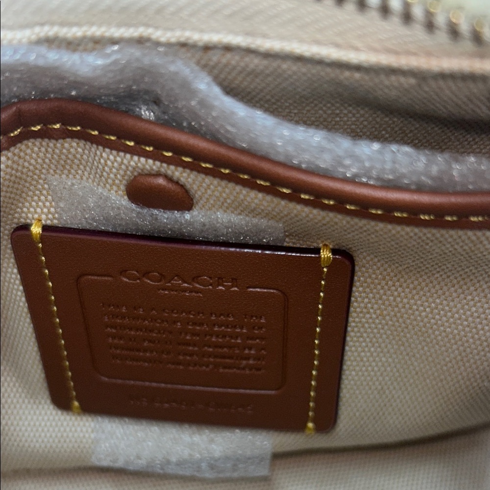 New Coach Cream Fur Shoulder Bag with Gold Chain - Picture 6 of 7